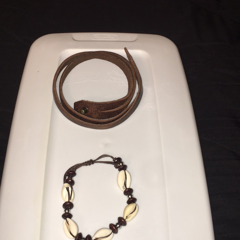 🔥Sale🔥..Nice Brown wrap around arm cuff and a shell bracelet